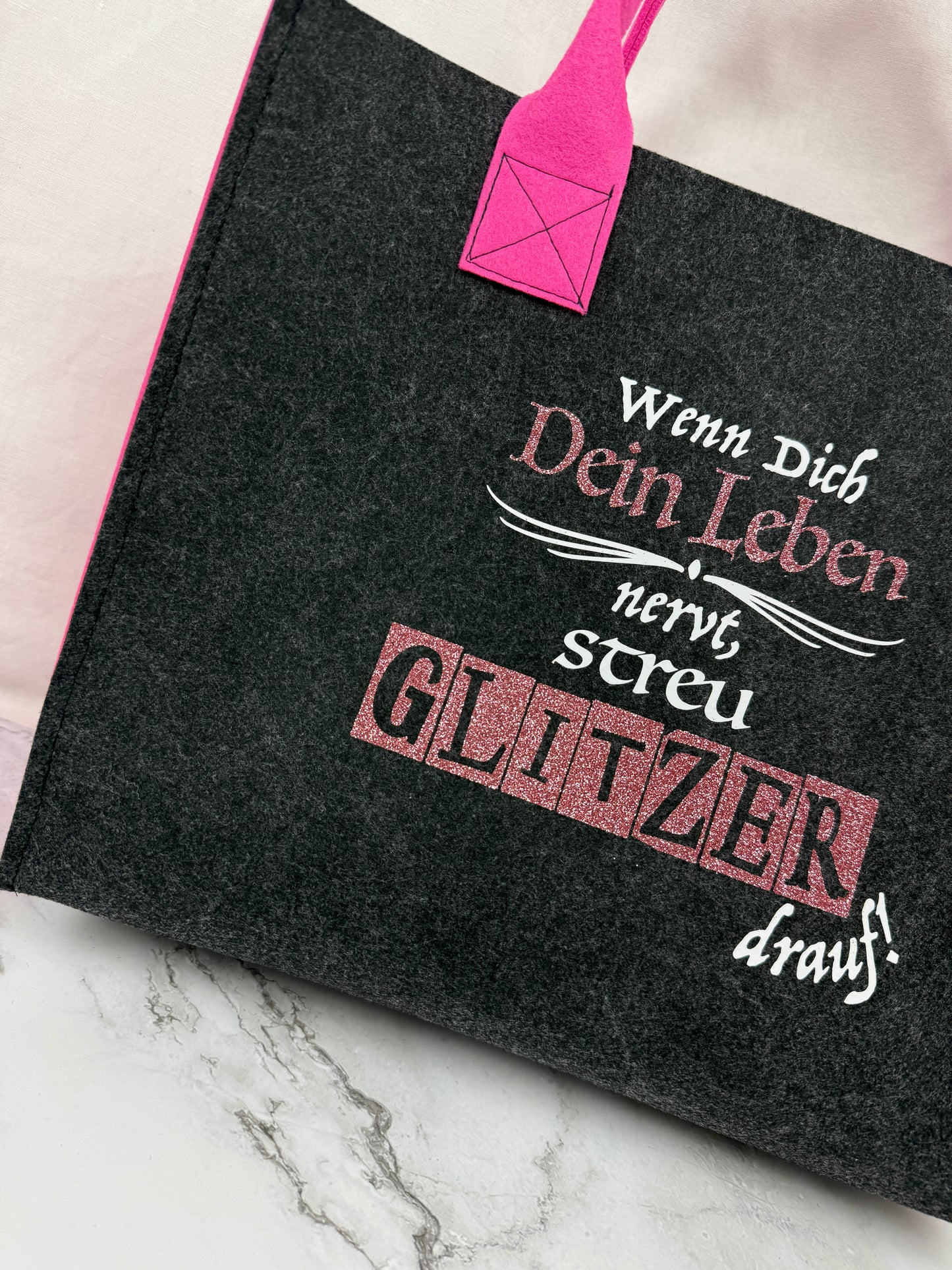 Handgefertigte Filztasche "Wenn dich dein Leben nervt"