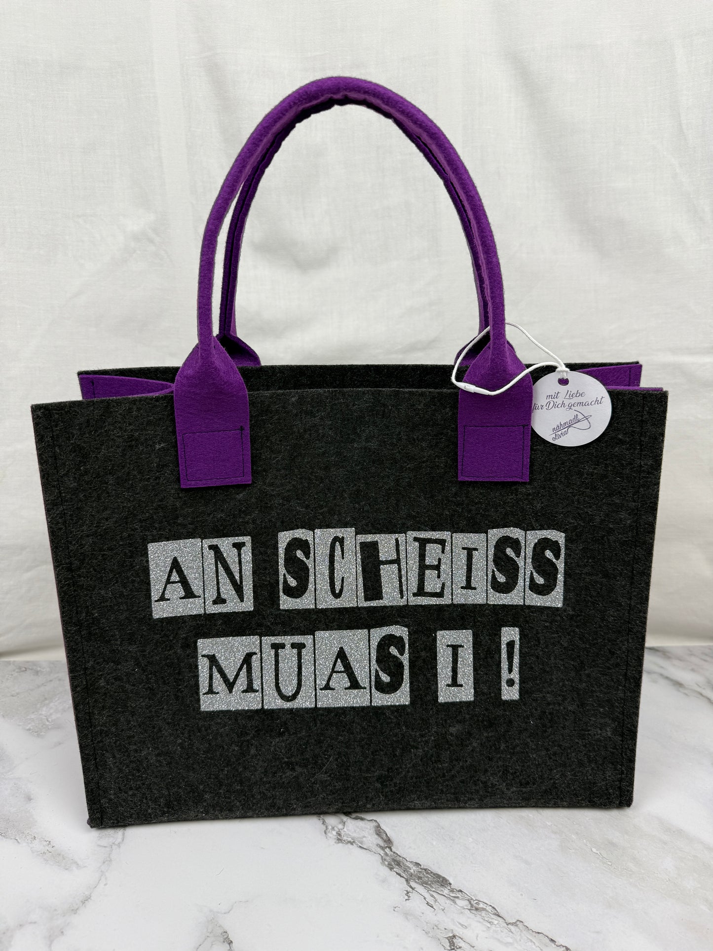 Handgefertigte Filztasche "An Scheiss muas i!"