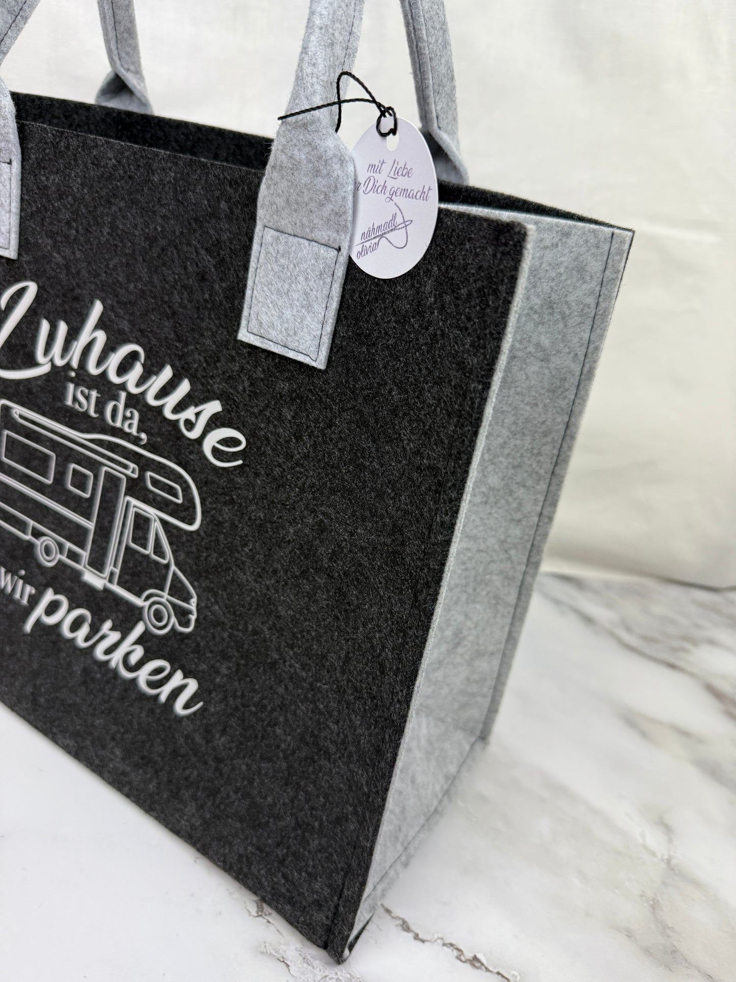 Handgefertigte Filztasche "Zuhause ist da wo wir Parken" Wohnmobil