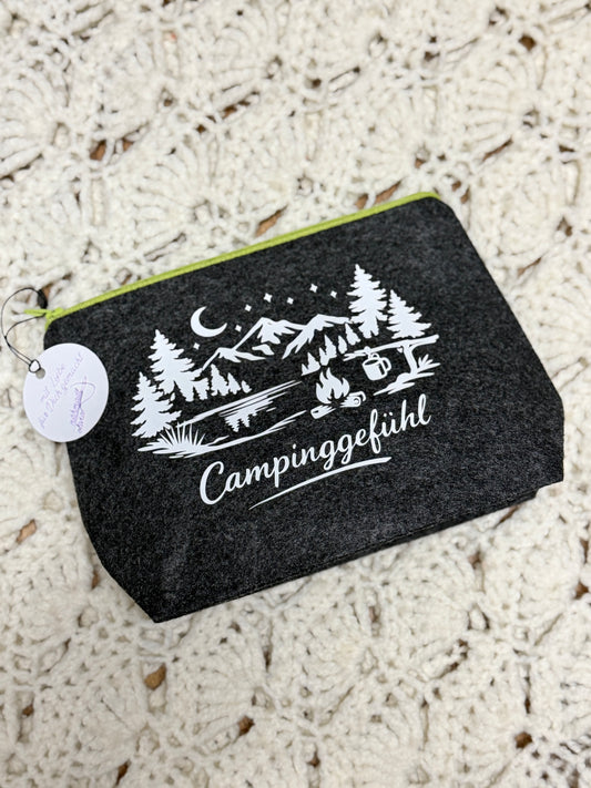 Kosmetiktasche aus Filz Campinggefühl handgemacht